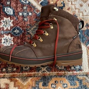 North Face men’s boots